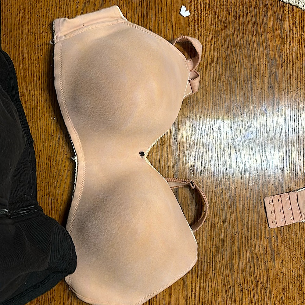 Adore Me Bras size 40D